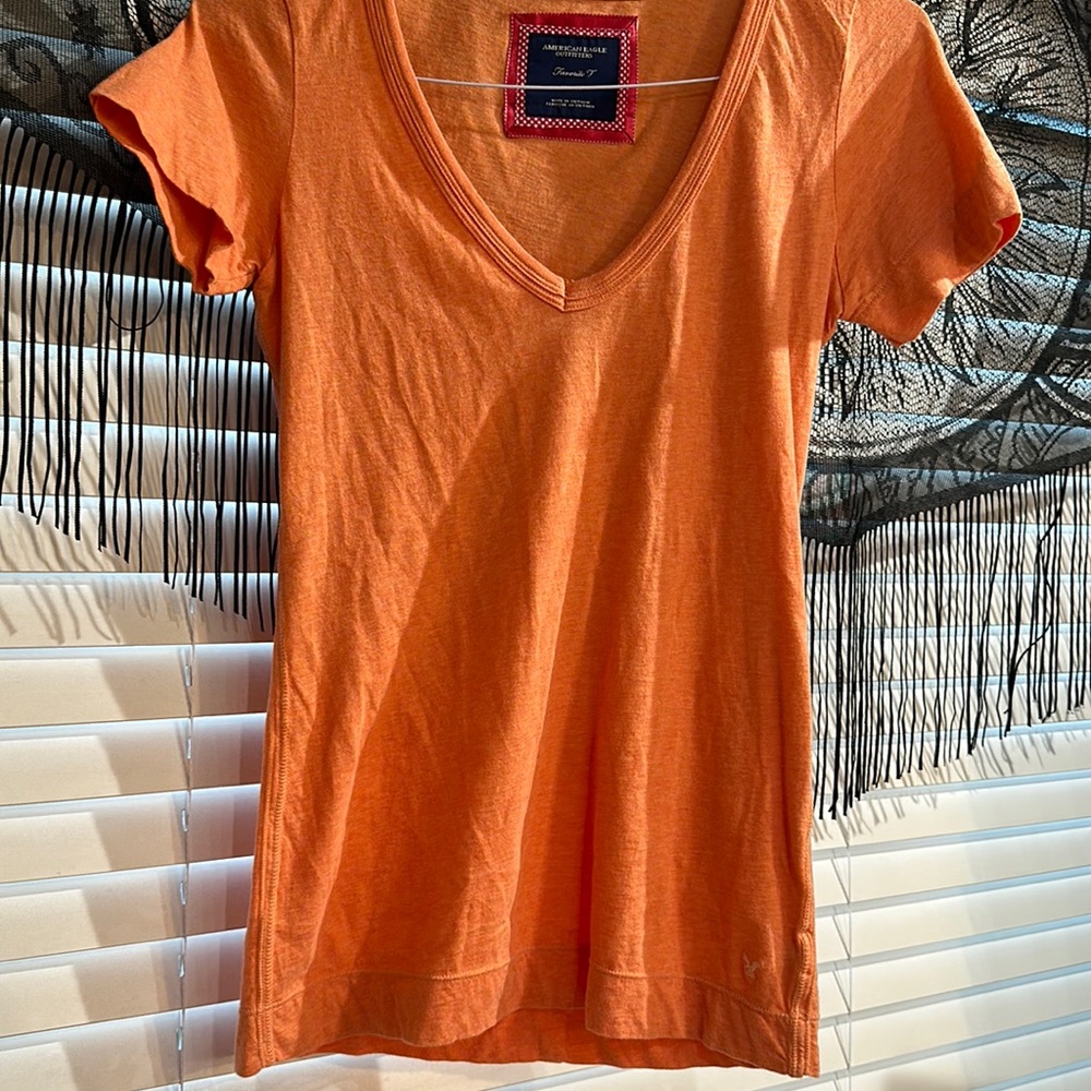 American eagle scoopneck T-shirt